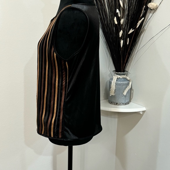 Damee, Inc two piece set. Tank and Jacket. Medium - Picture 5 of 14